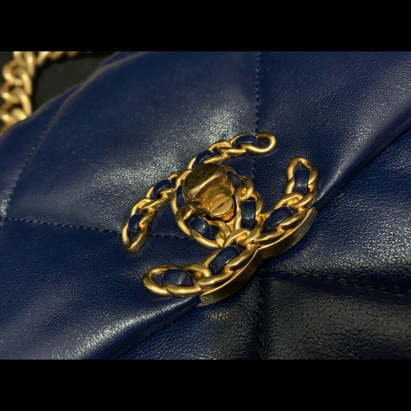 Chanel 19 Large (dark blue) - Picture 4 of 10